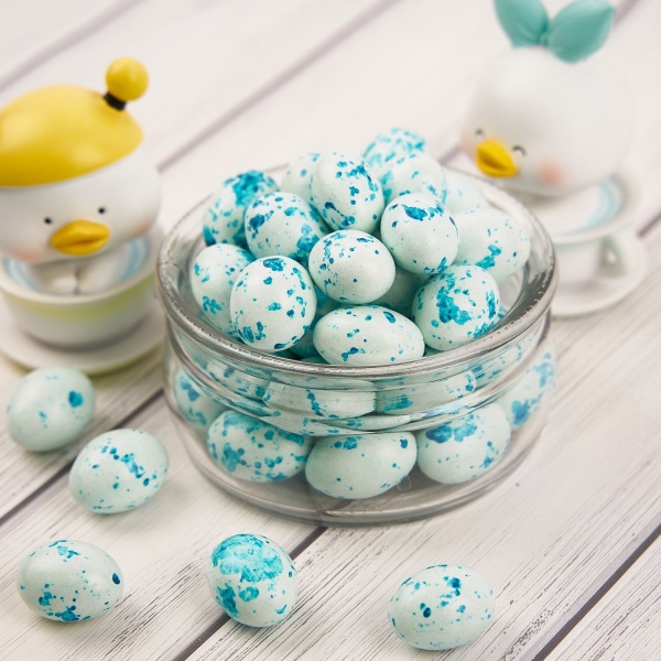 Драже шоколадное с миндалем "Яички", голубые крапинки, 7 шт