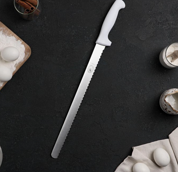 Нож для бисквита, крупные зубчики, ручка пластик, рабочая поверхность 34 см