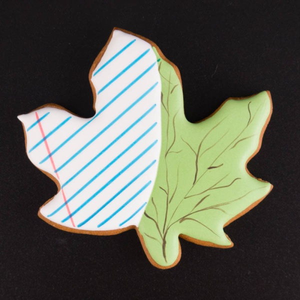 Вырубка для пряника  «Кленовый лист большой» пластик, 11 см