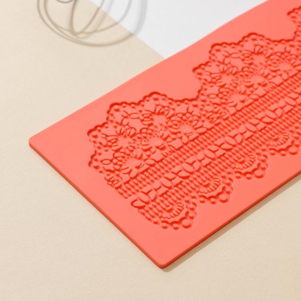 Коврик для айсинга силиконовый Доляна «Ажурный пояс», 40×13 см