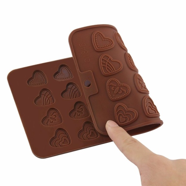 Форма силиконовая для шоколада «Ажурные сердечки», 24 ячейки