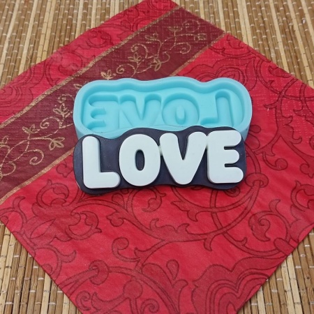 Силиконовый молд «Love»