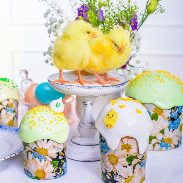 Форма бумажная для кулича на 60 гр "Ромашки" d60xh45 мм