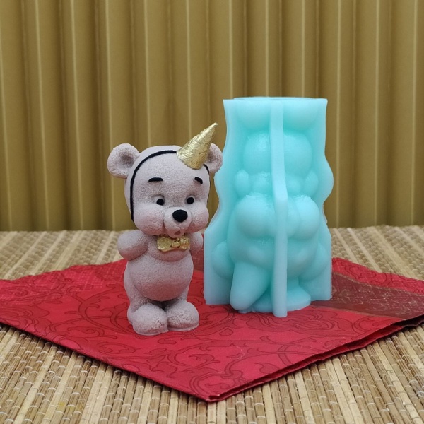 Силиконовый молд Мишутка задувает свечу