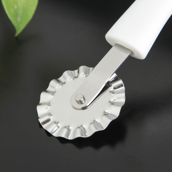 Нож для пиццы и теста Доляна Style, 18 см, ручка sоft tоuch