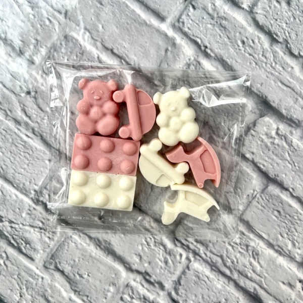 Фигурка из шоколадной глазури "Набор. Детские игрушки", розовый