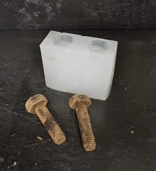 Силиконовый молд «Болт двойной»