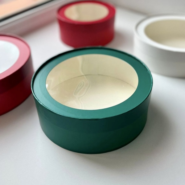 Коробка круглая с окном 20*7 см, зеленая матовая