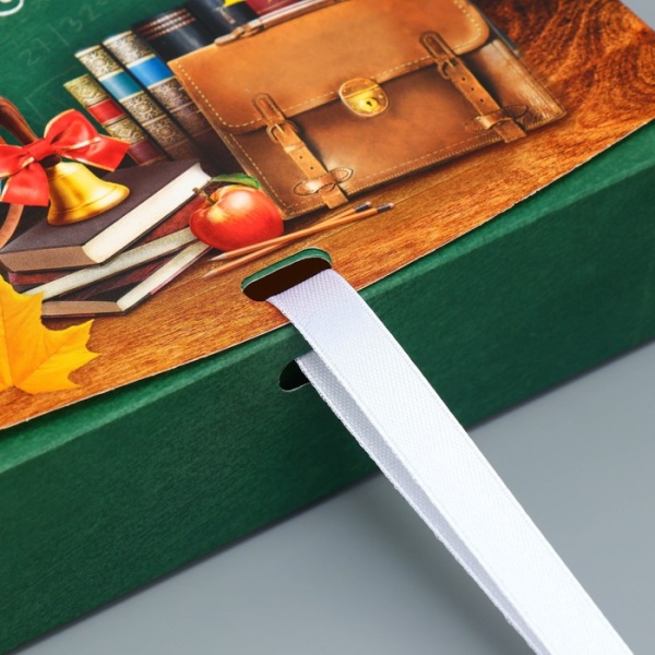 Коробка складная подарочная «Любимому учителю», 165*125*50 мм